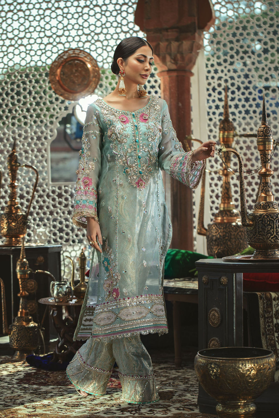 Amira